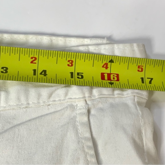 Slate and Stone Men’s Casual Shorts in White - Picture 4 of 4